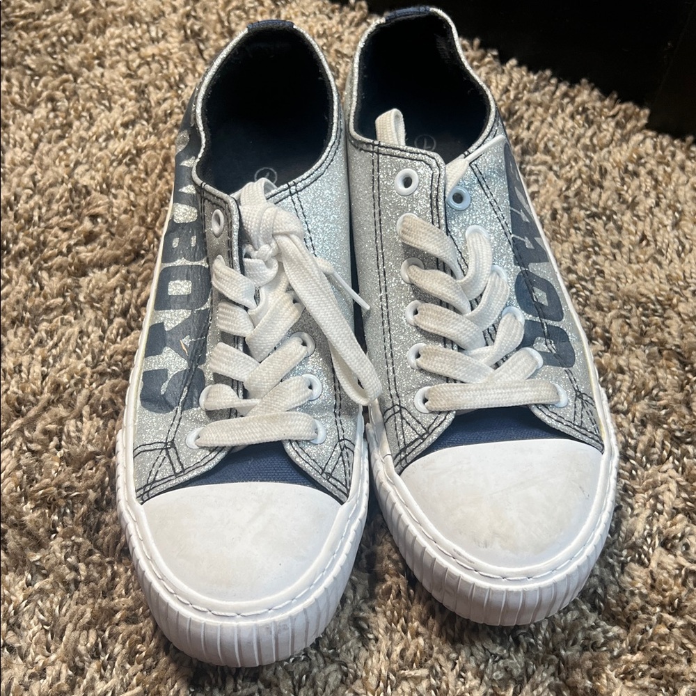 Stylish Gray and White Women's Sneakers Dallas Cowboys